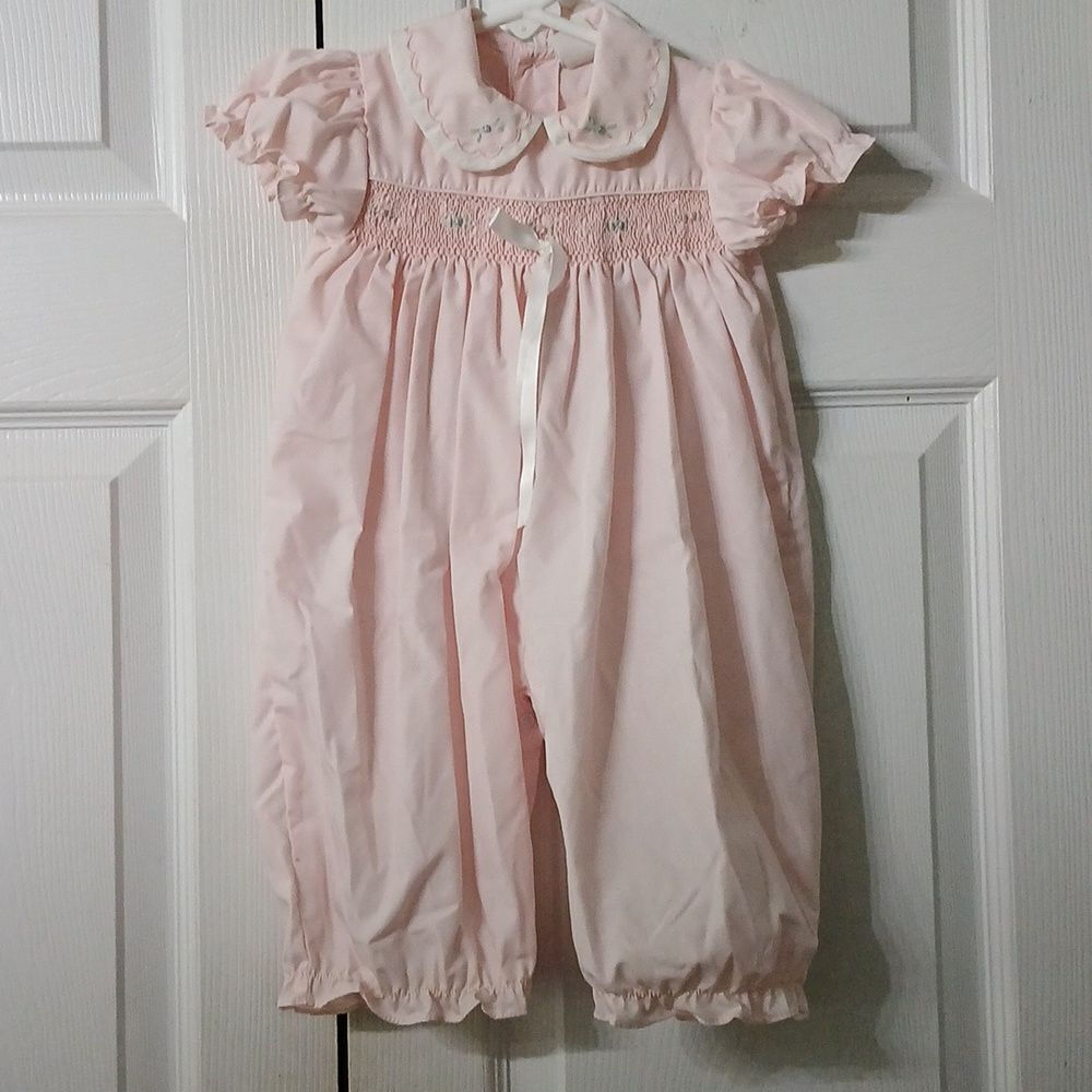 Petit ami  vintage smocked pink  short sleeve romper Sz 3M